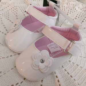Lovely Baby Girl Shoes, White with Flower Detail, size 3